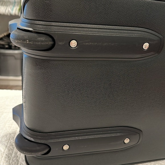 Louis Vuitton Carry On Suitcase - Picture 16 of 16